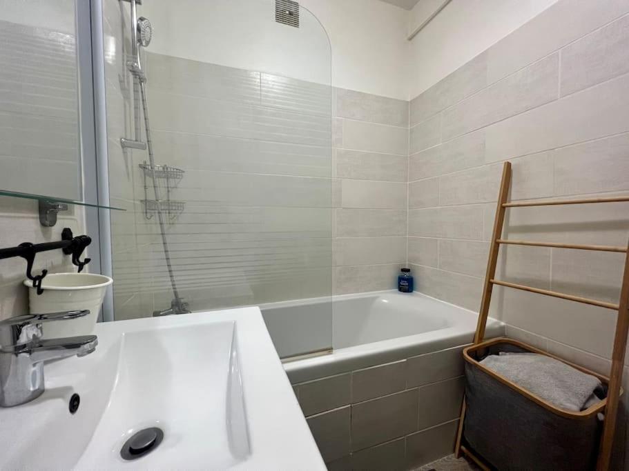 Le P'Tit Anatole - Joli T2 Avec Parking Apartment Poitiers Luaran gambar